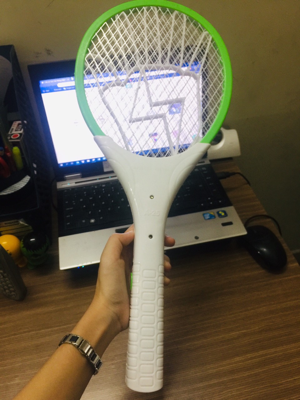 Vợt đuổi muỗi – ảnh mô tả 1